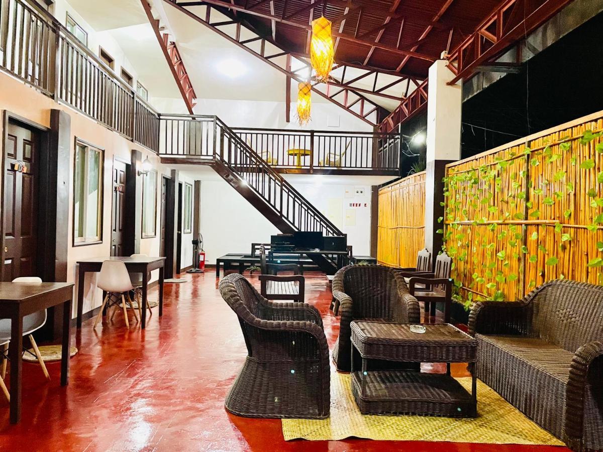 Amancio'S Balai - Near The Airport, City Center! Puerto Princesa Esterno foto