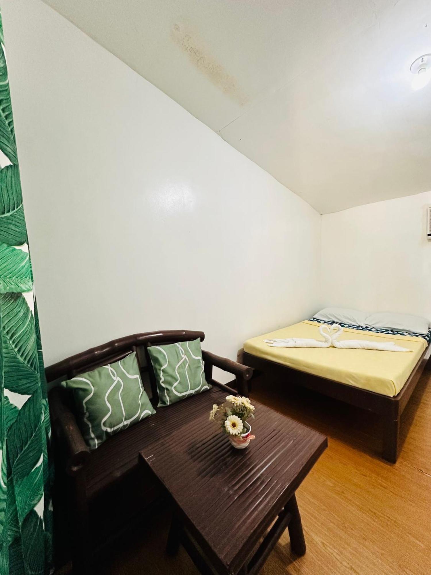 Amancio'S Balai - Near The Airport, City Center! Puerto Princesa Esterno foto